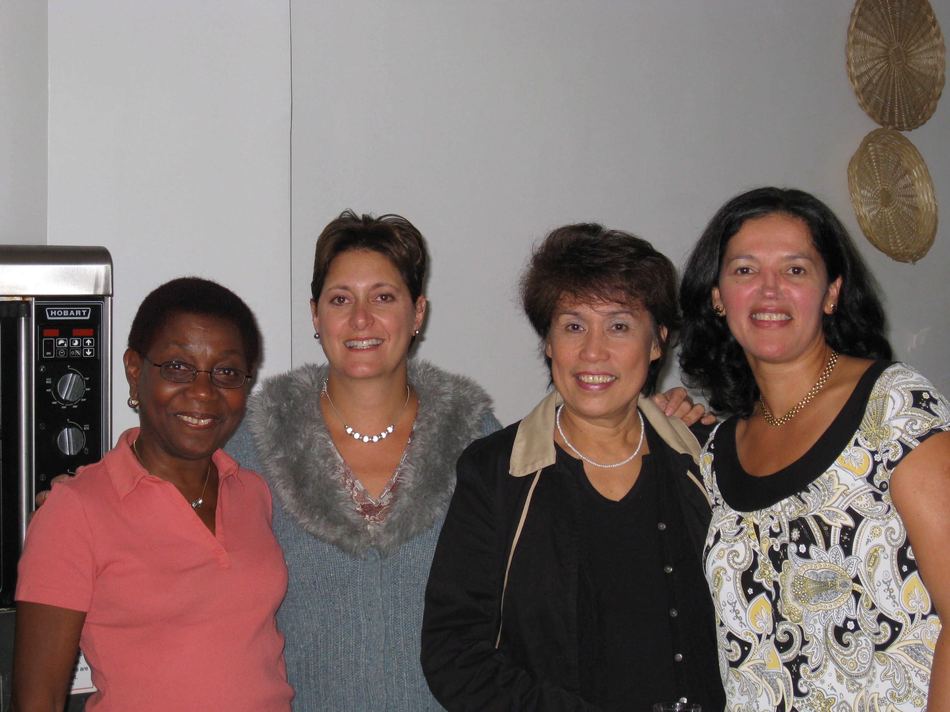 ladiesnightout200702.jpg